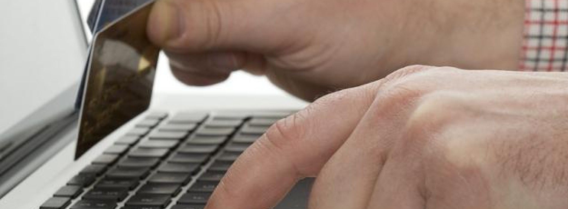 Użytkownicy unikają płatności online z obawy o bezpieczeństwo