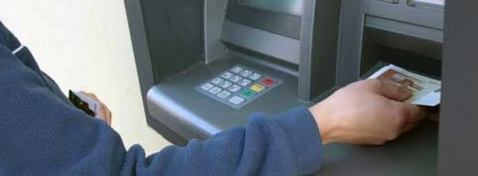 Co zrobić, gdy bankomat nie odda karty?