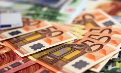 Jak znaleźć aktualne dotacje dla firmy? Praktyczny przewodnik krok po kroku