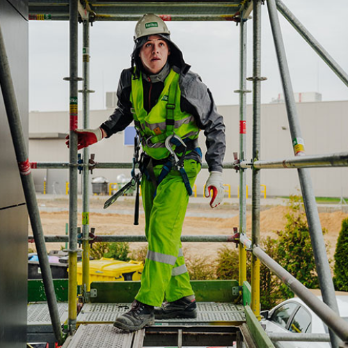Czy opłaca się inwestować we własne rusztowanie? Analiza kosztów dla firm budowlanych